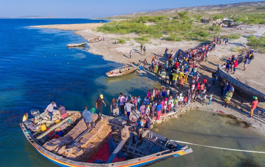 FMSC food being loaded on boat. 